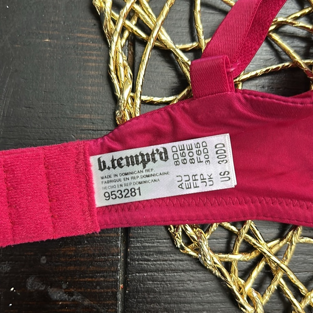 NWT b.tempt'd Women's Future Foundation Convertible T-Shirt Bra, red 30DD - Picture 6 of 8